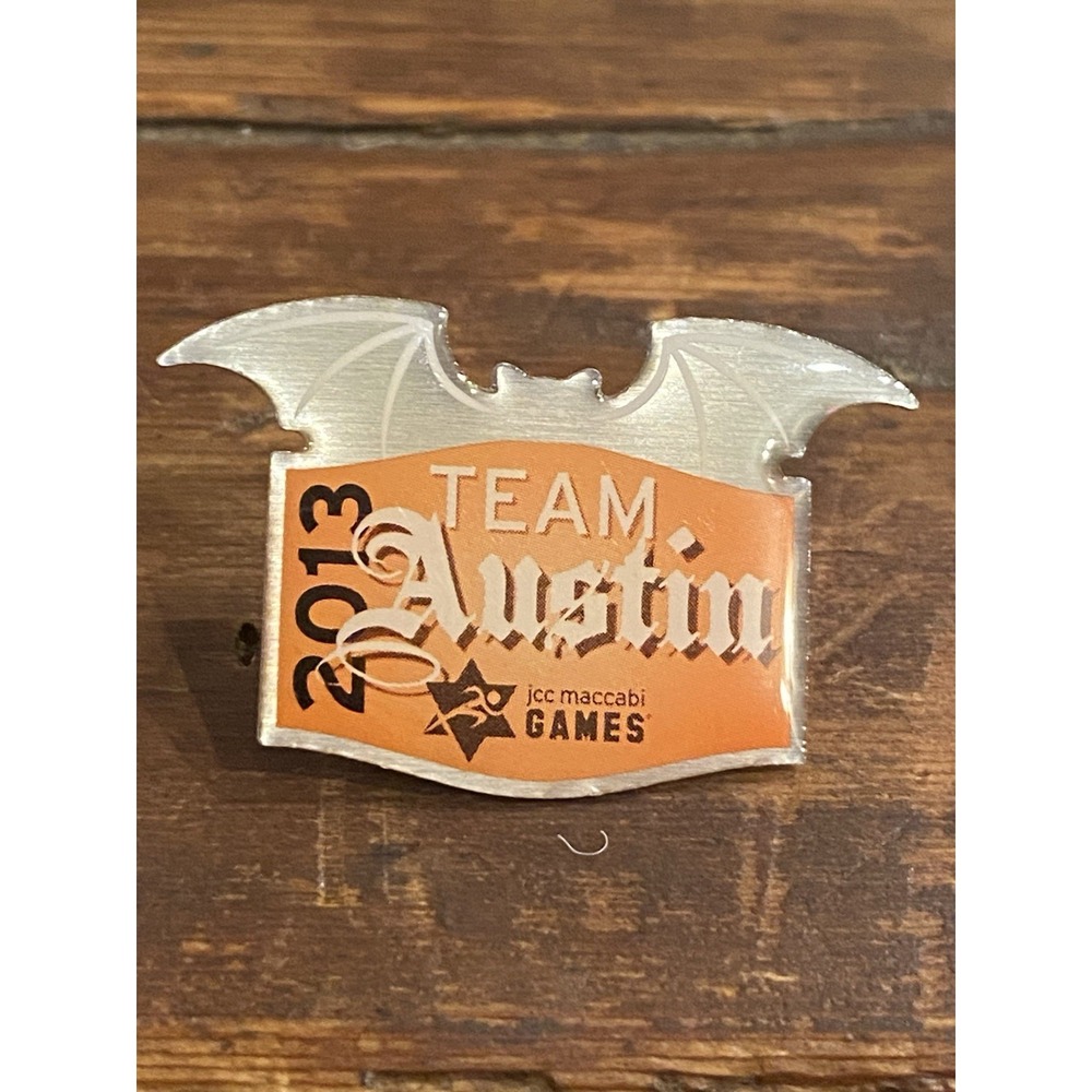 Vintage 2013 JCC Maccabi Games Austin Texas Bat Hat Lapel Trading Pin